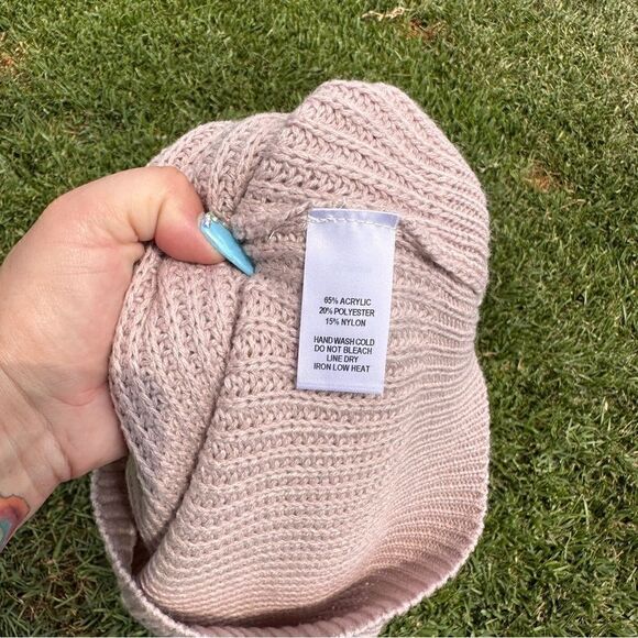 NWT Lulu’s island ferry taupe open back v-neck sweater Sz L - Picture 7 of 7